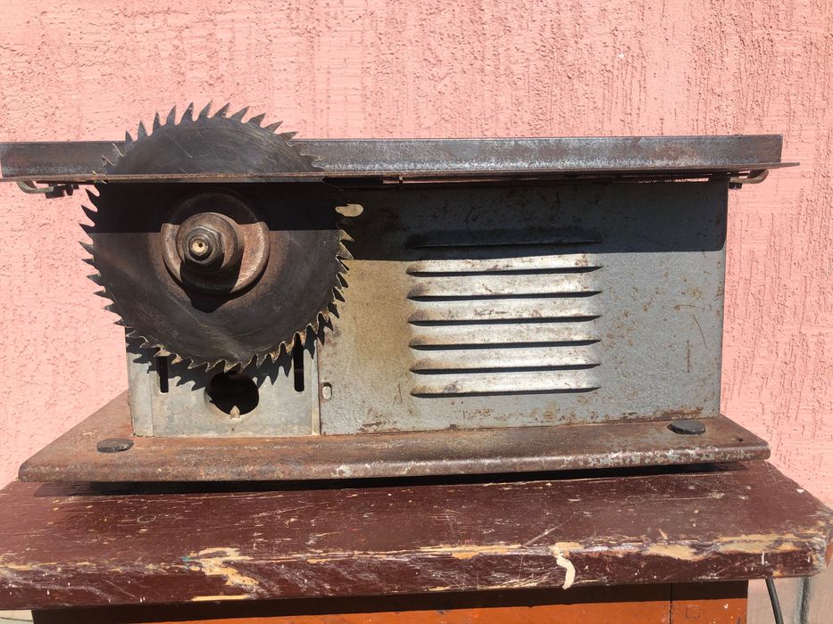 Станок деревообробний