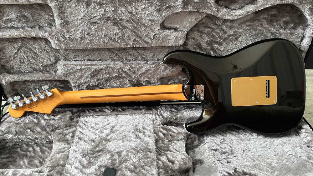 Електрогітара FENDER AMERICAN ULTRA Stratocaster HSS (2024)