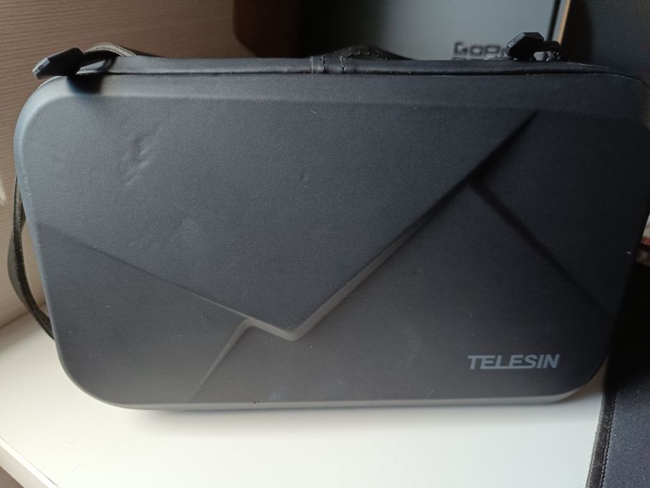 GoPro Hero 9 plus zestaw akcesoriów, 3 baterie, ładowarka, futerał
