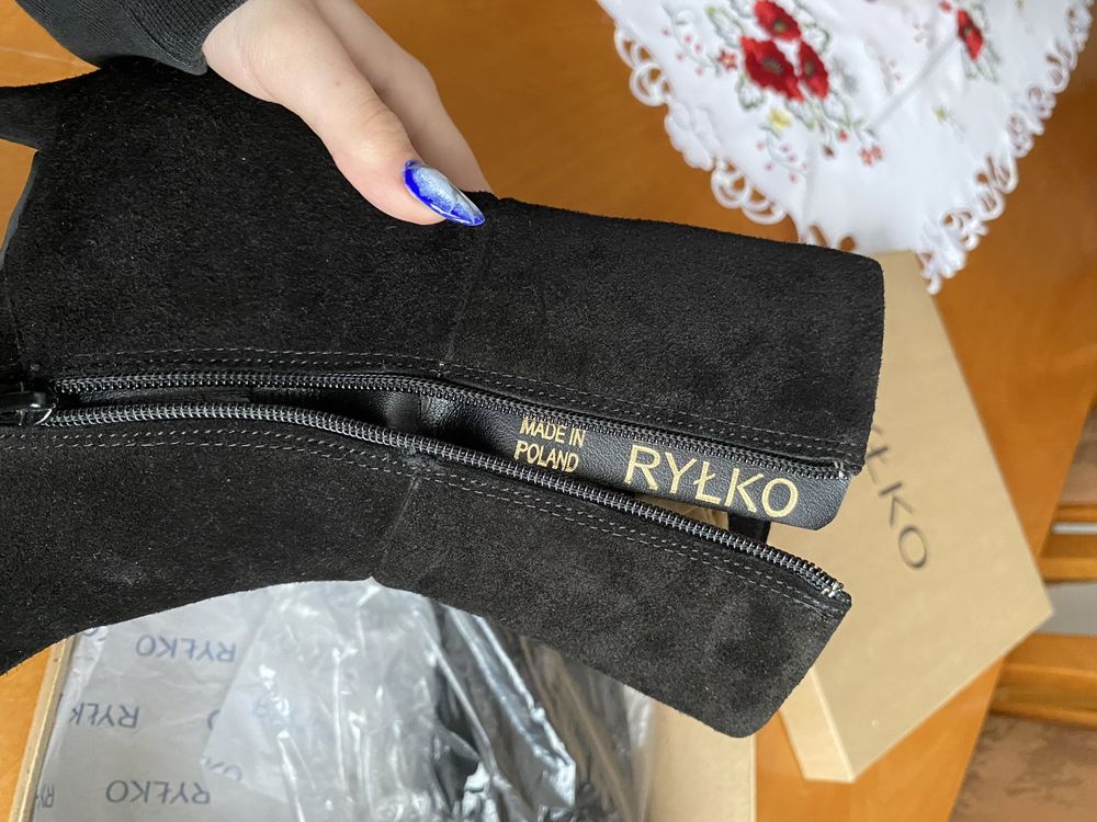 Buty ryłko na malym obcasie