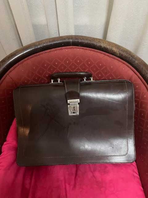 Pasta em pele castanha