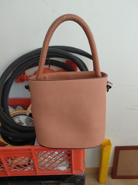 Mala de senhora em bom estado