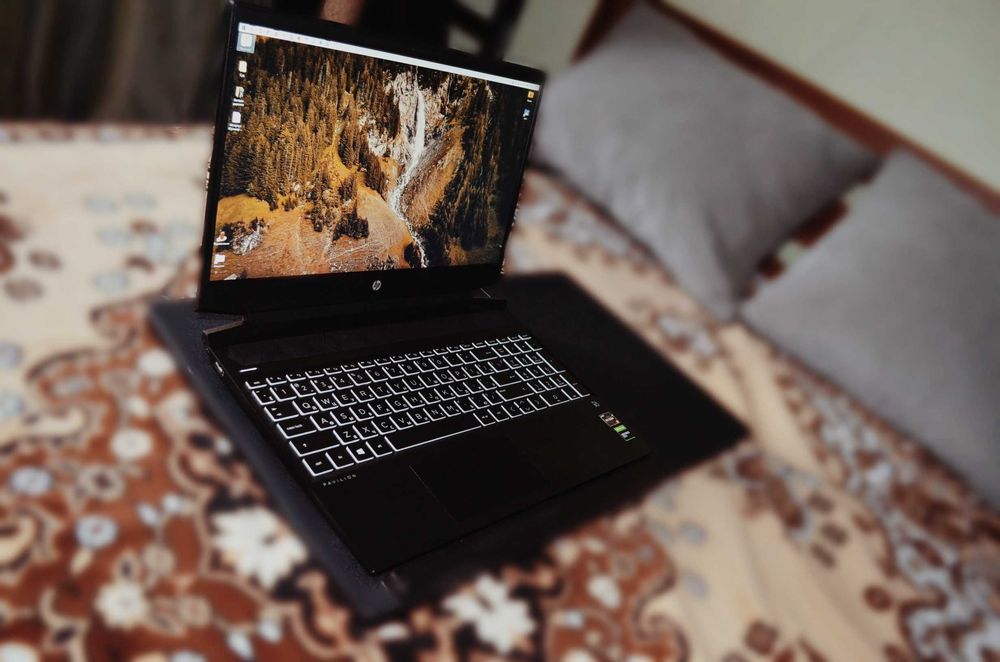 HP Pavilion Gaming 15-ec0013ur | Ryzen 5 + GTX 1650 | 16ГБ/512ГБ