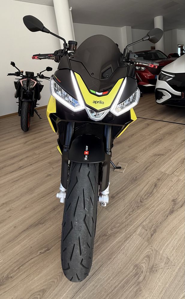 Aprilia Tuono 660 de 2023 com 2500km