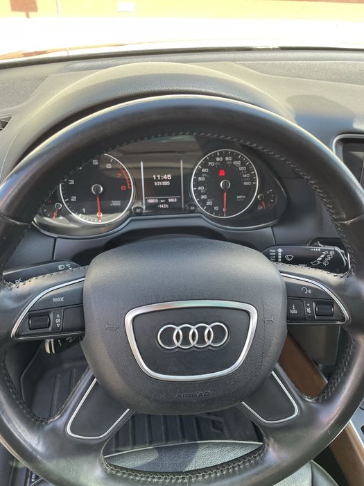 Надійний кросовер AudiQ5 2013
