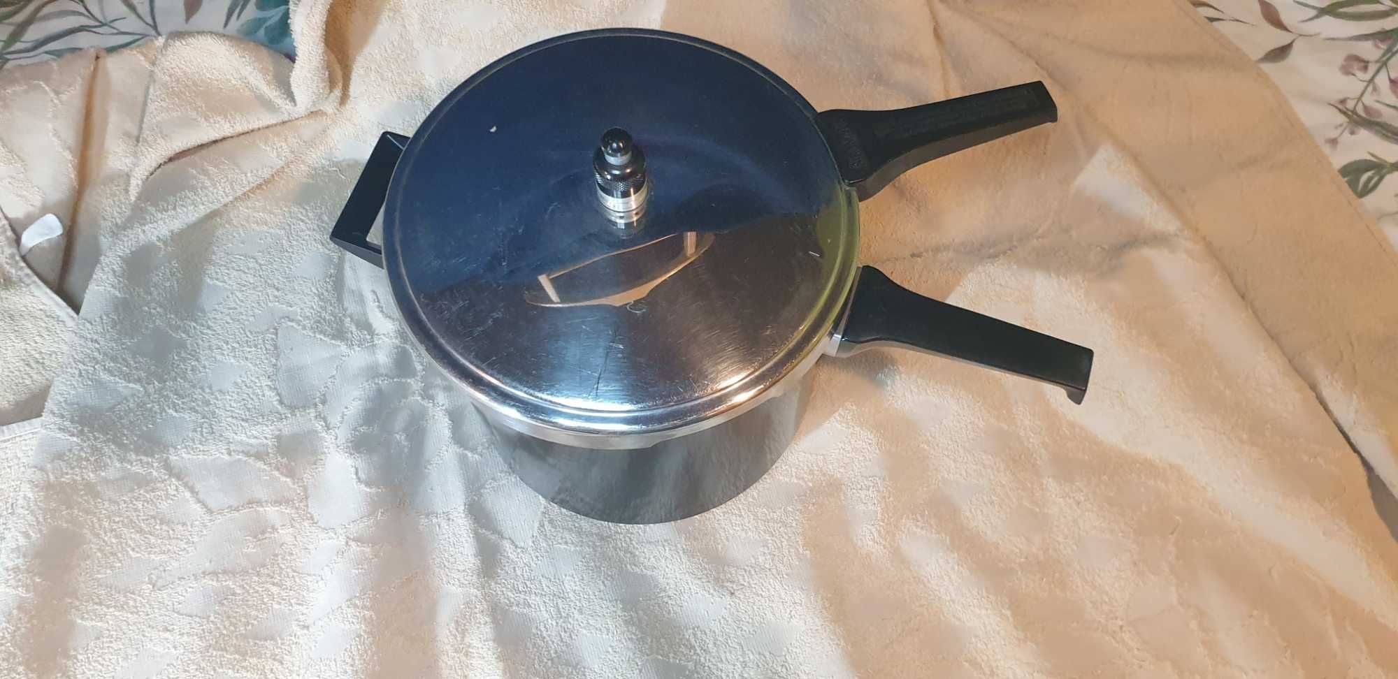 szybkowar pojemosci 4,5 l