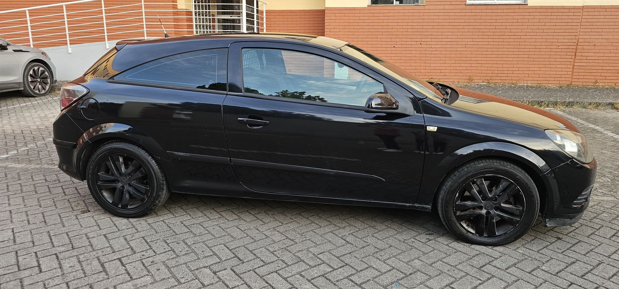 Opel astra GTC 1.7 cdti impecável 07