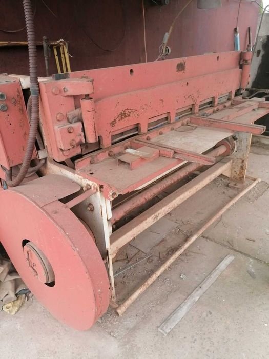 Ножницы гильотинные листовые Н-475. Стоимость 90 000 грн.