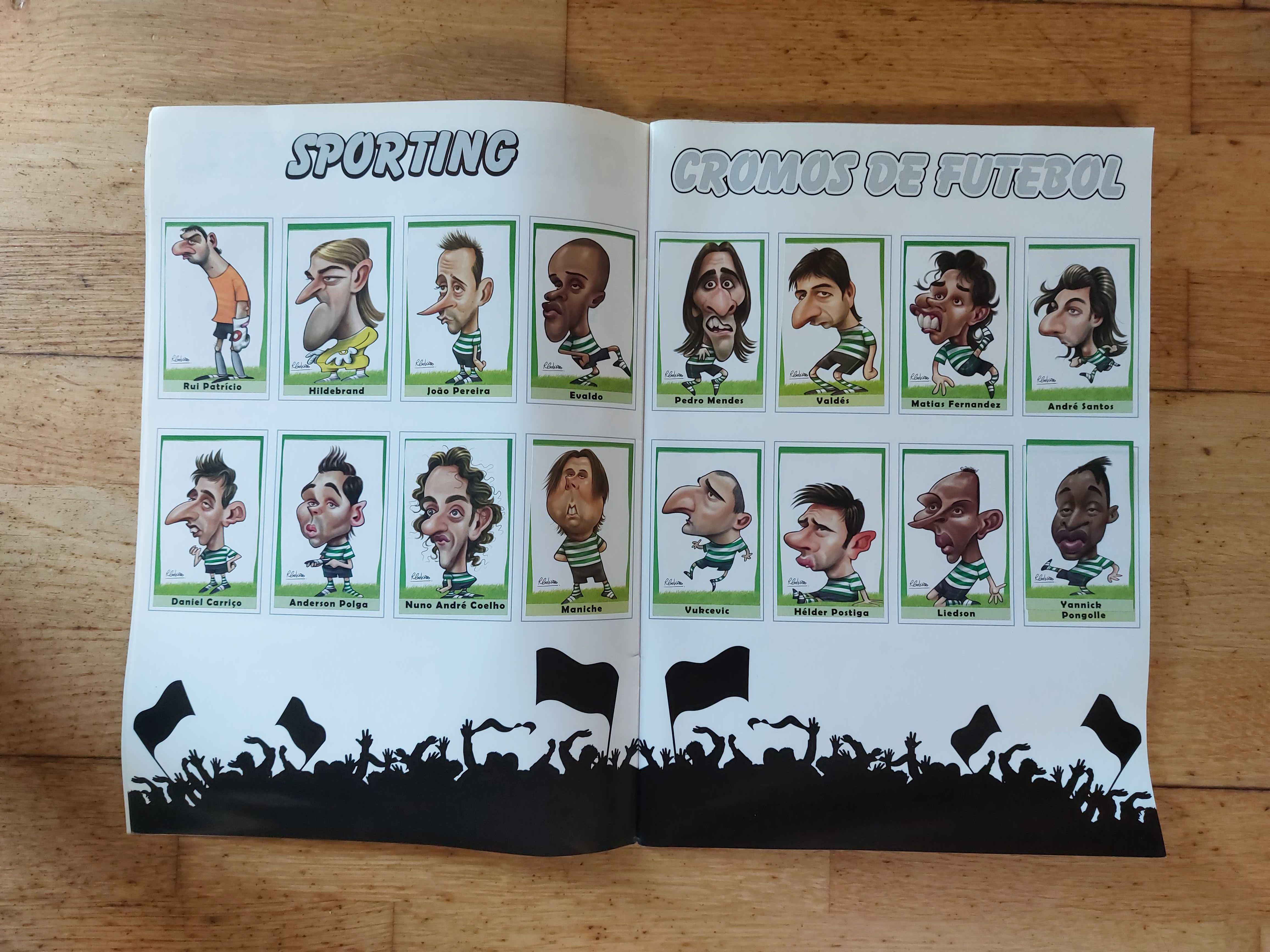 Caderneta de cromos "Cromos de futebol - Época 2010-11" - Completa