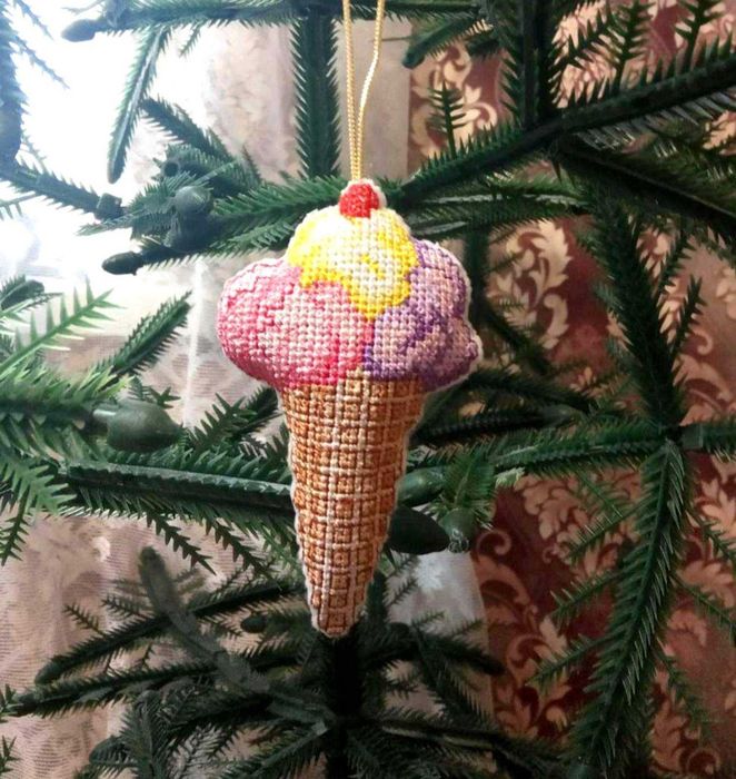 Новорічна іграшка на ялинку, ручна робота