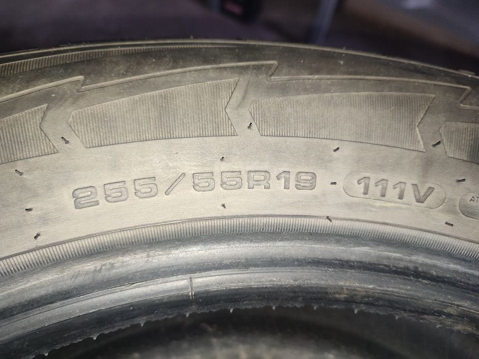 Продам Шины GOODYEAR/255/55/R19/