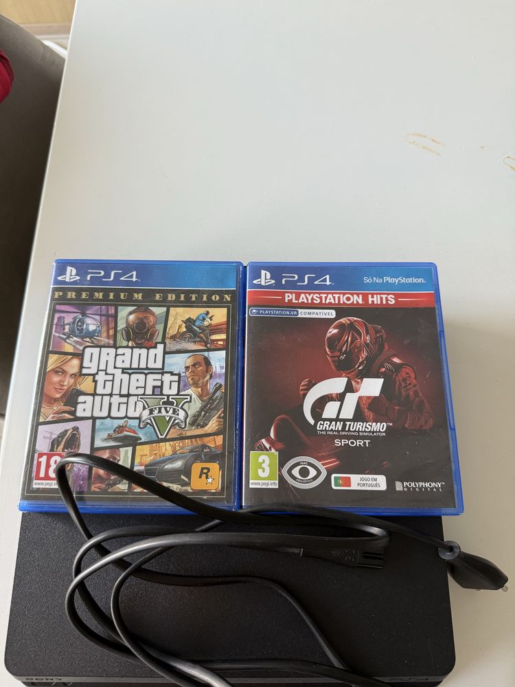 Ps4 com jogos e comando