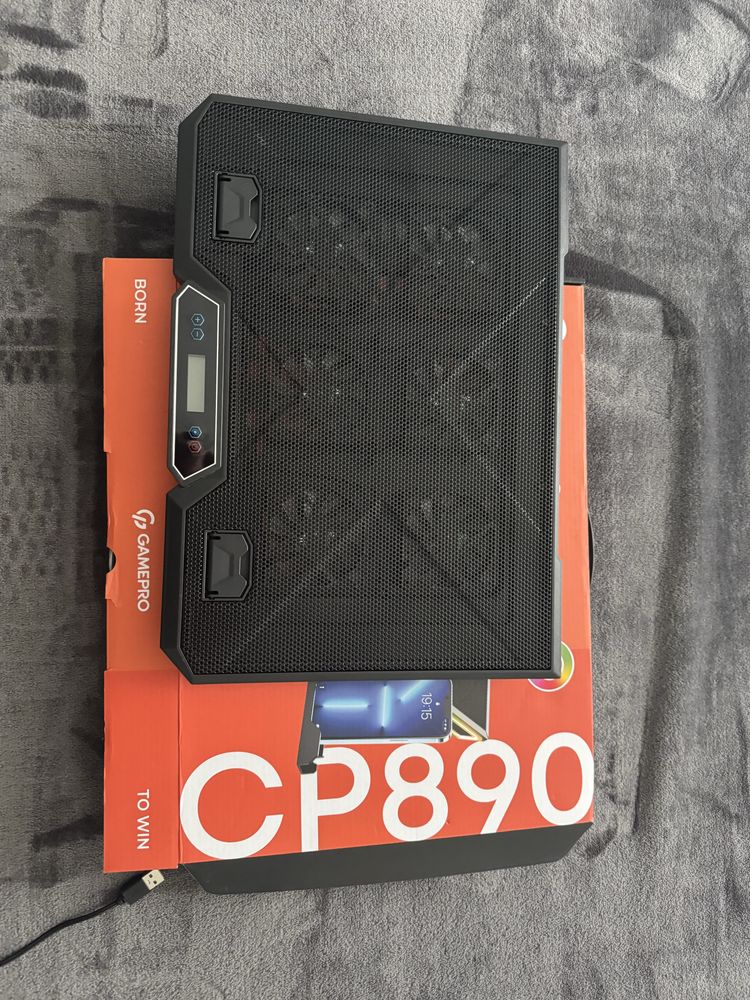 Охлаждающая подставка для ноутбука GamePro CP890