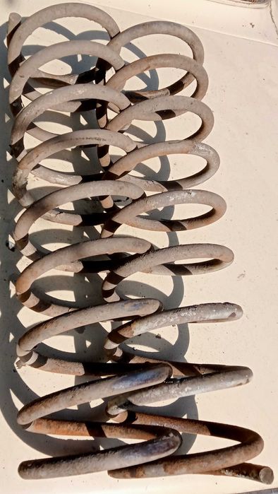Пружини ВАЗ 2101-2107 задні , передні в гарному стані . Пара. Б/У.