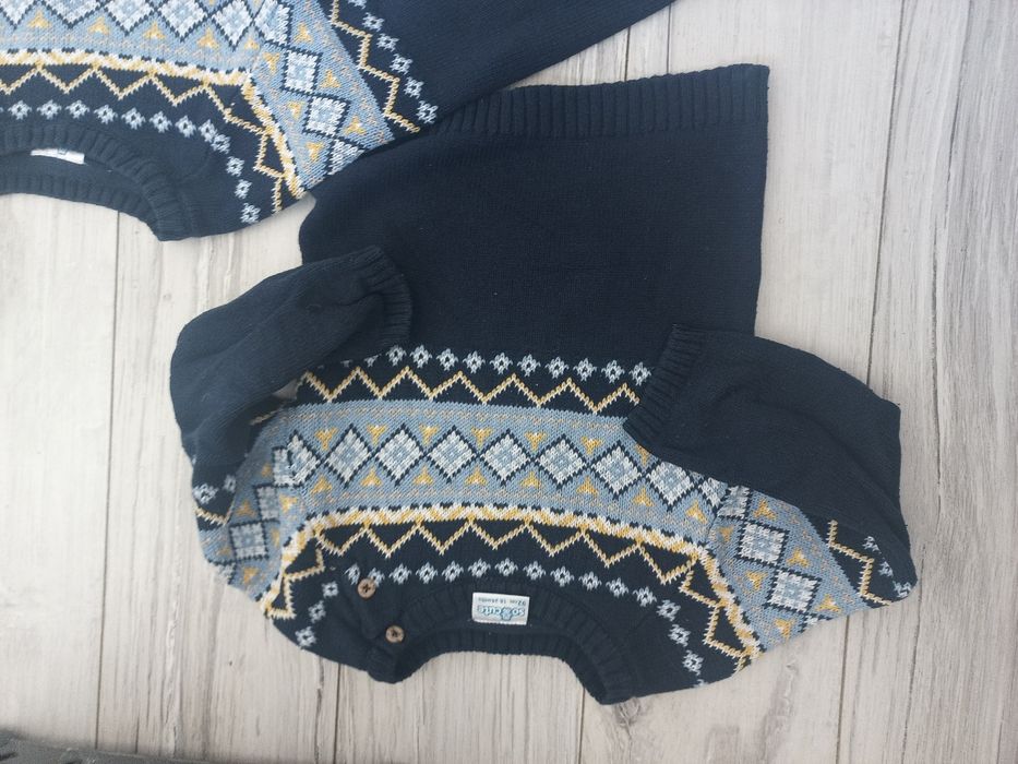 Zestaw swetrów dla bliźniaków 92 i 98