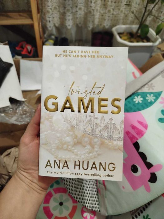 Twisted  Games Huang A. книга англійською Хван, Хуанг Руйнівна гра