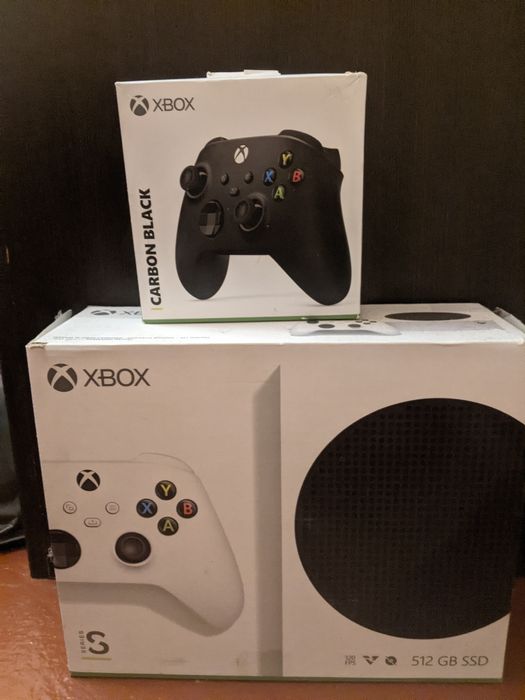 Xbox series s (2 геймада з акаунтом)