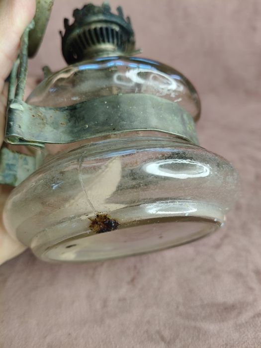 Stara szklana podstawa do lampy naftowej 144