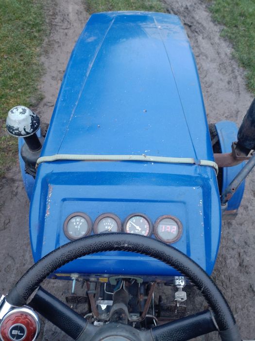 Продам трактор на ходу