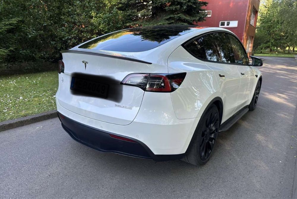 Tesla model Y long range dual motor 2022