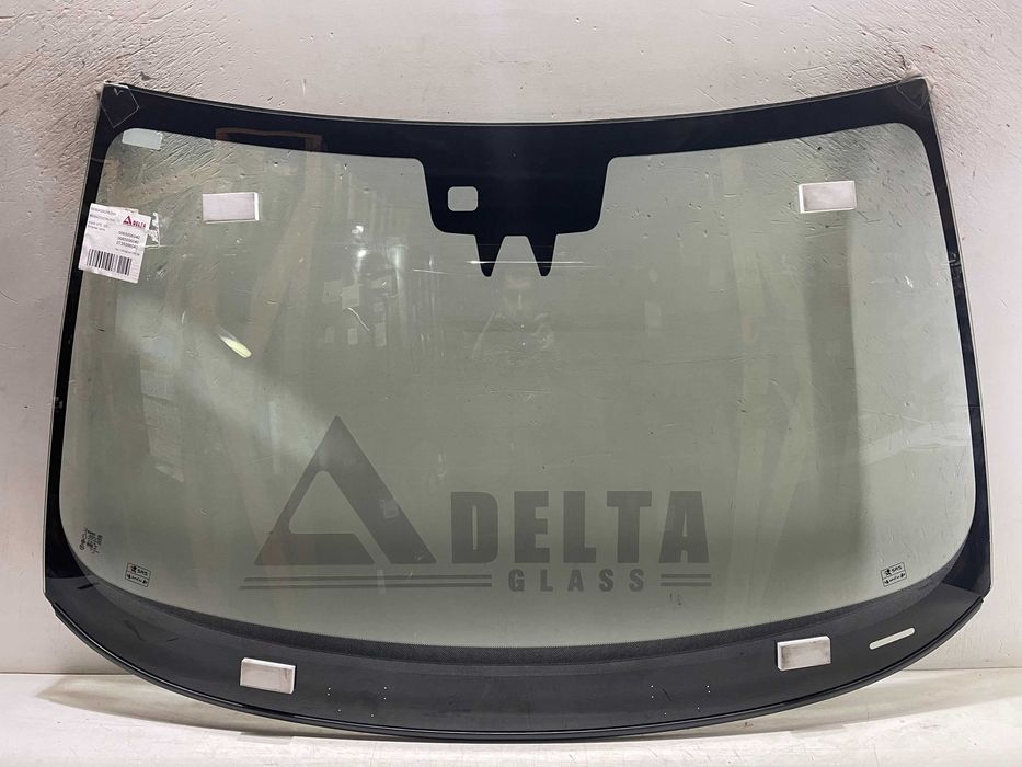 Volvo V70  (2006-2011) Вітрове скло
