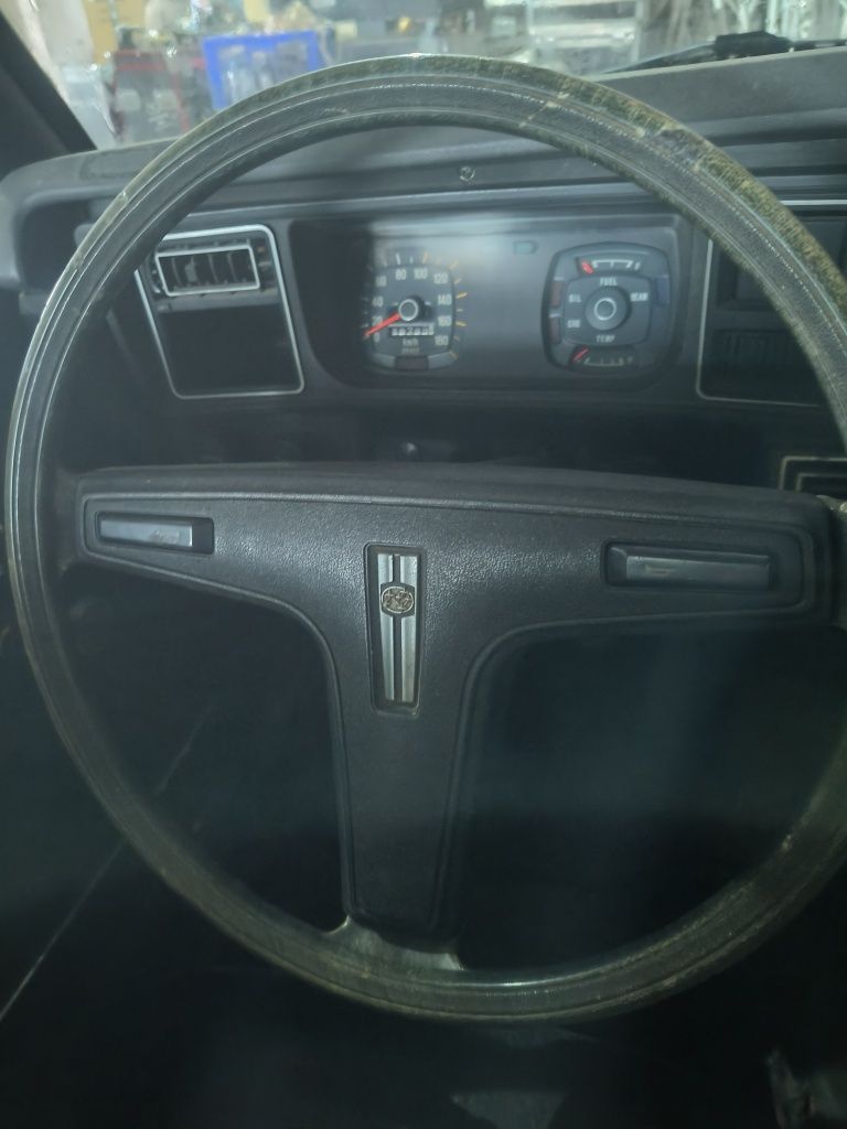 Subaru DL 1400 antigo