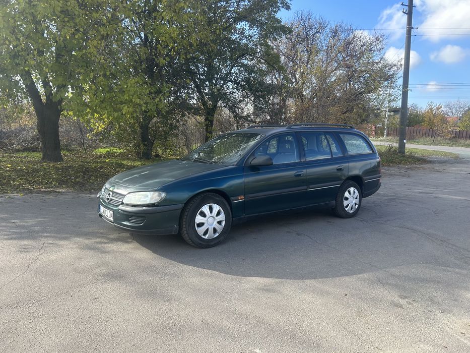 Опель Омега Б на полном ходу