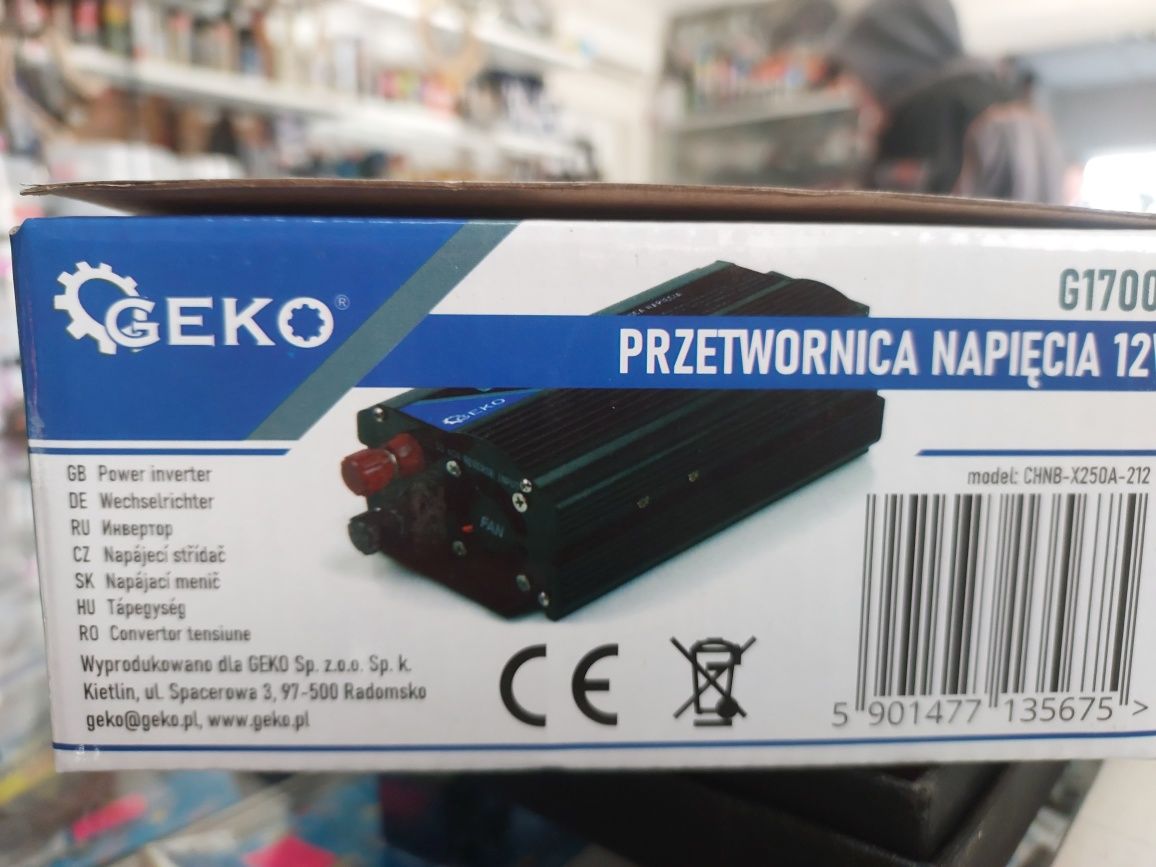 Преобразователь напряжения 12В/230В 350/700Вт инверторGeko, G17000