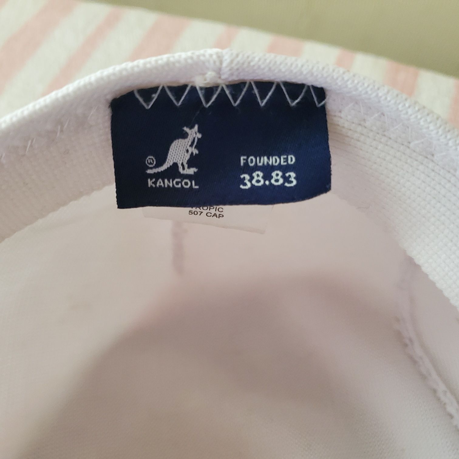 Кепи белое KANGOL