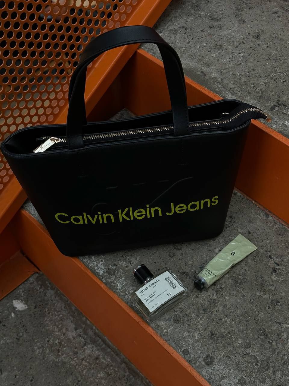 Женская сумочка подарок на 8 марта Calvin Klein