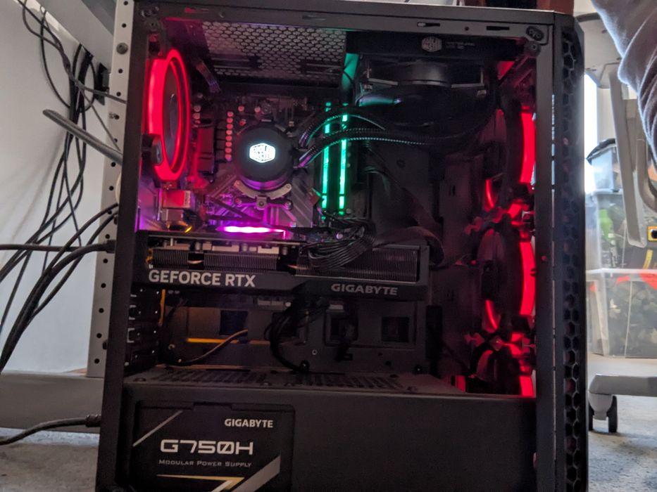 PC + Monitor 144hz 1440p - RTX 4070, Ryzen 5 3600