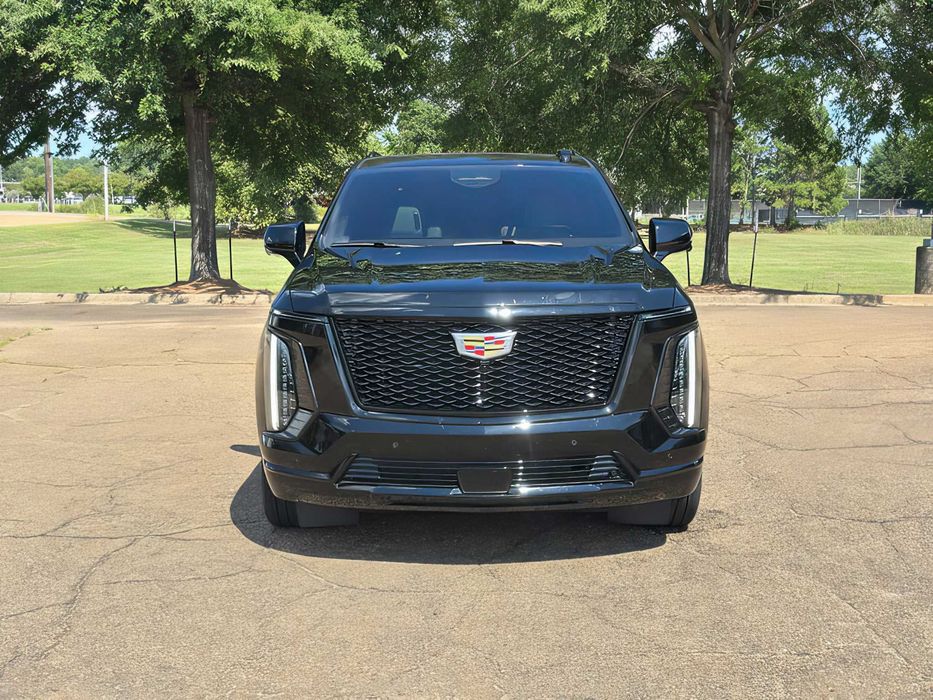 Cadillac Escalade      2025