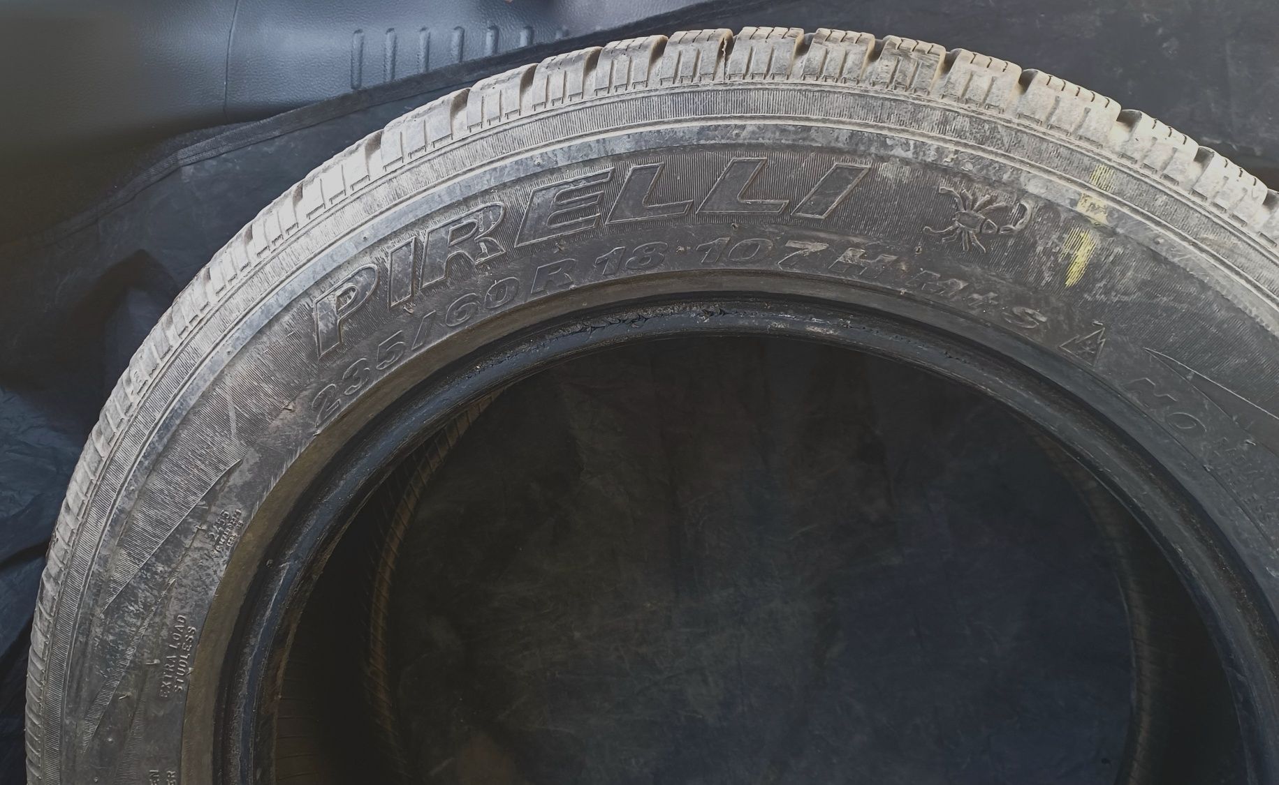 Зимні зимові шини резина Pirelli 235 60 r18 р18 2шт