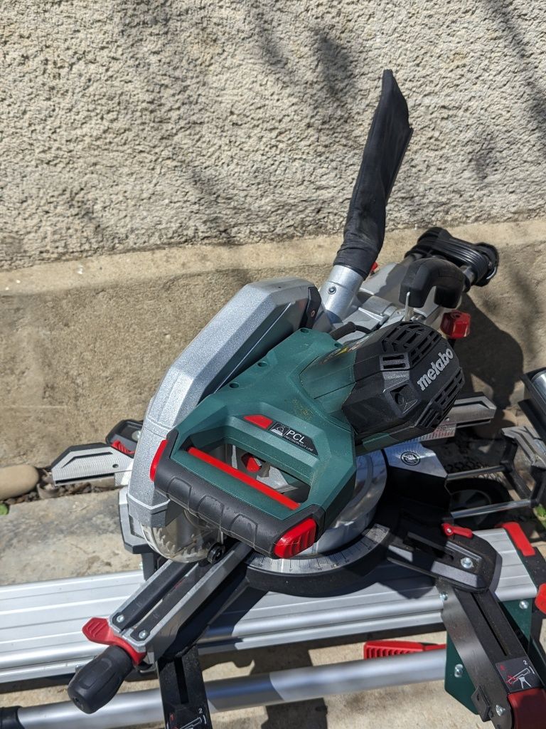 METABO KGS 305M + KSU 401 Торцовочна пила з столом