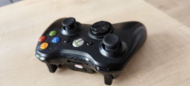 Pad Xbox 360 w super stanie na baterie