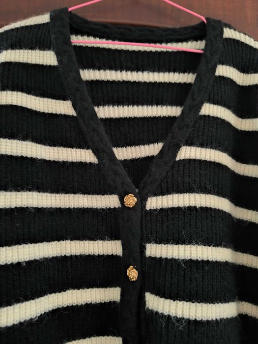 Casaco de malha com botões em rosa