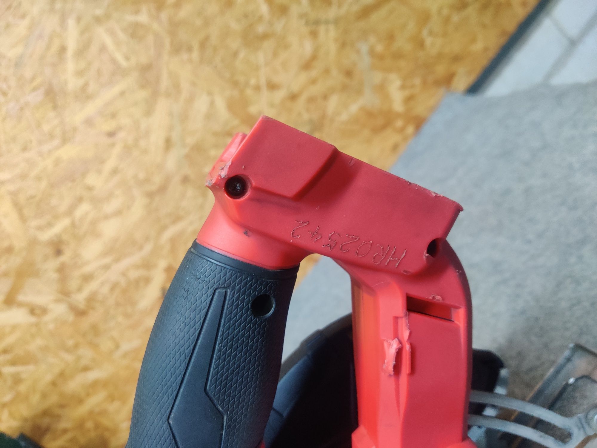 Piła do metalu Milwaukee M18 FMCS