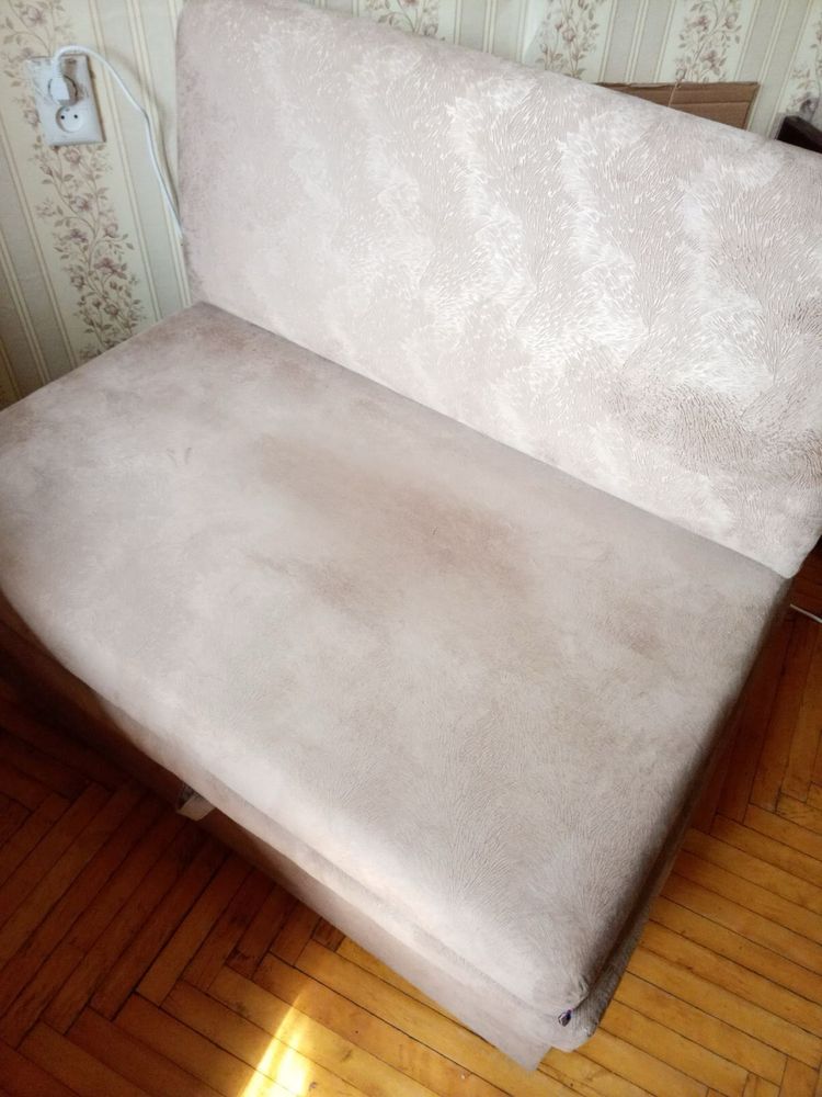 Розкладне крісло маленький диван кушетка