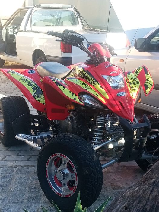 Vendo ao troco moto 4 400cc