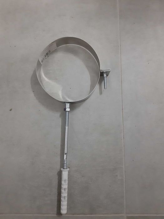 Uchwyt do rury obejma scienna komin KWASOODPORNA FI 125 mm Z KOŁKIEM