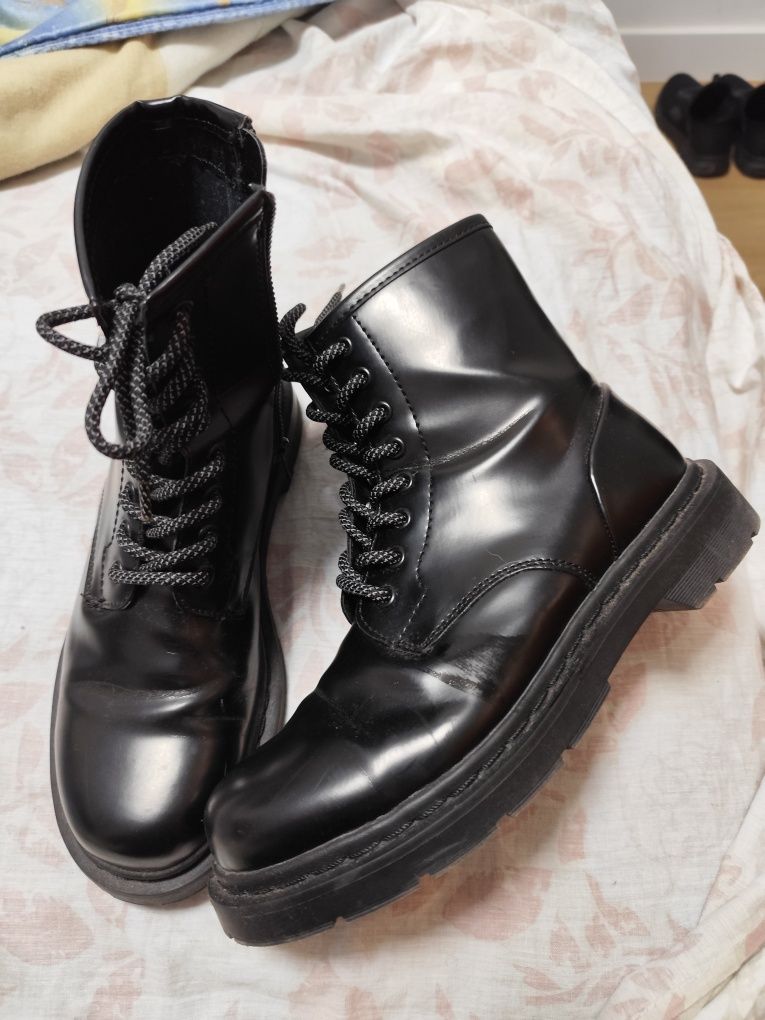 Vendo botas praticamente novas