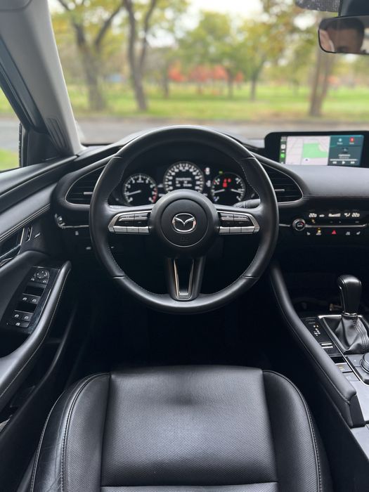 Мазда 3 Mazda 3 21 рік