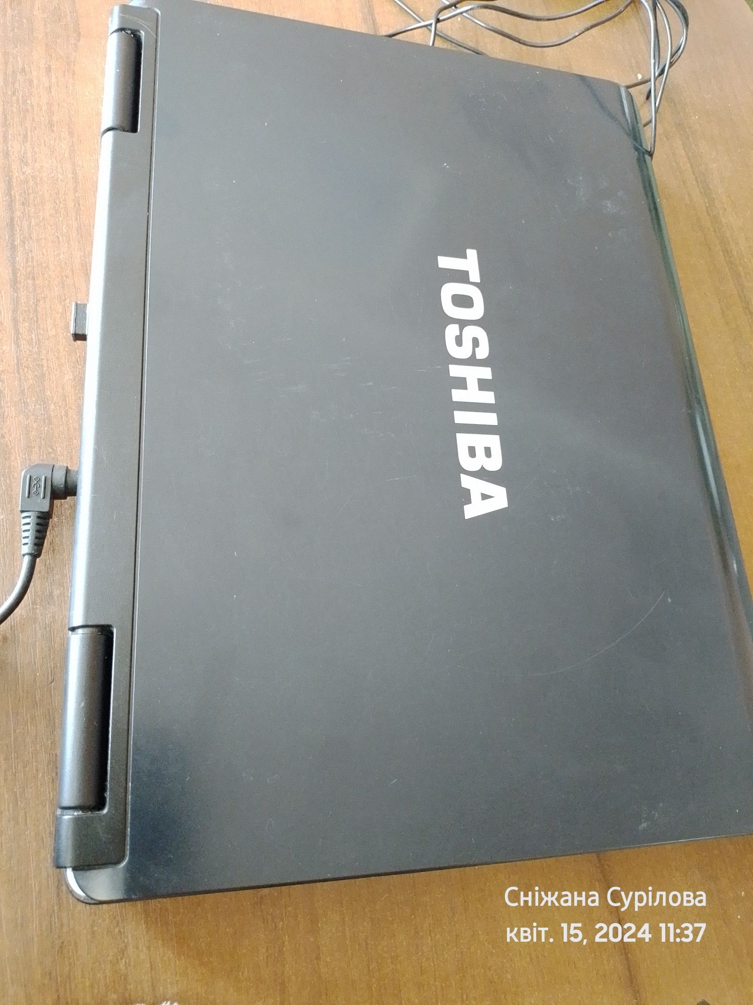 Ноутбук TOSHIBA L40-14G