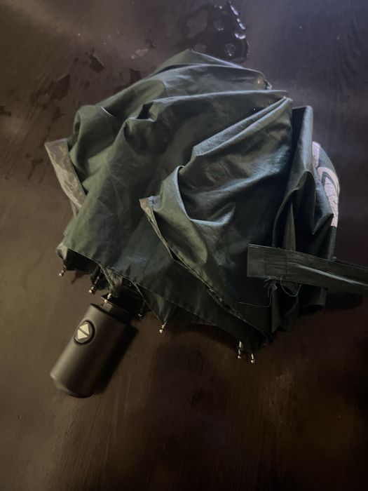 Крутой зонтик, краденный акуратно