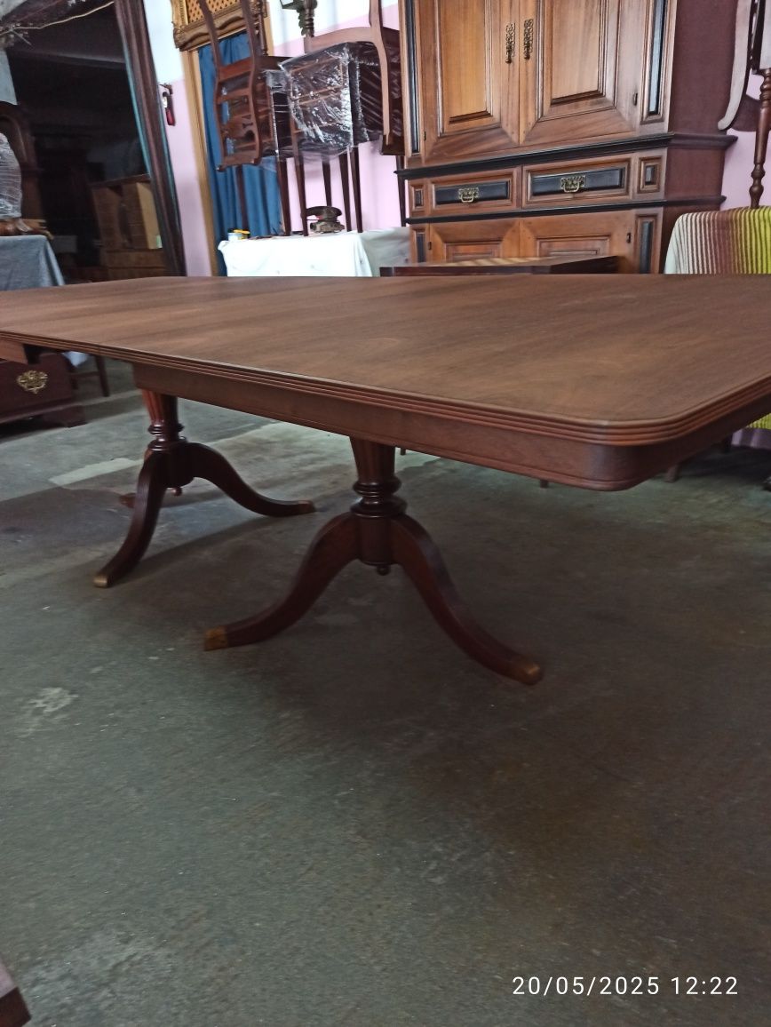 Mesa de sala de jantar