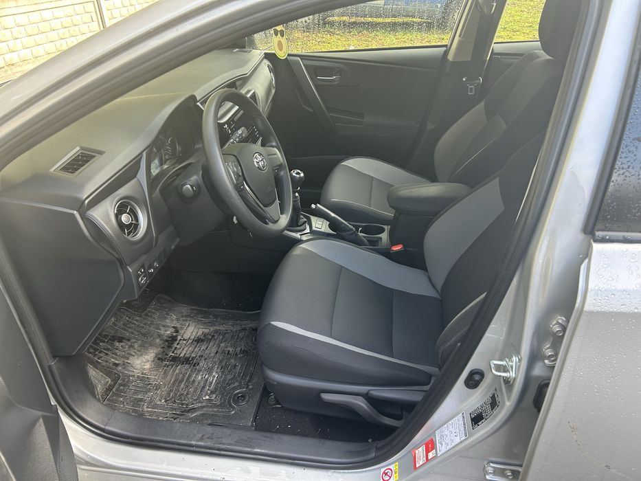 Toyota Auris Hatchback