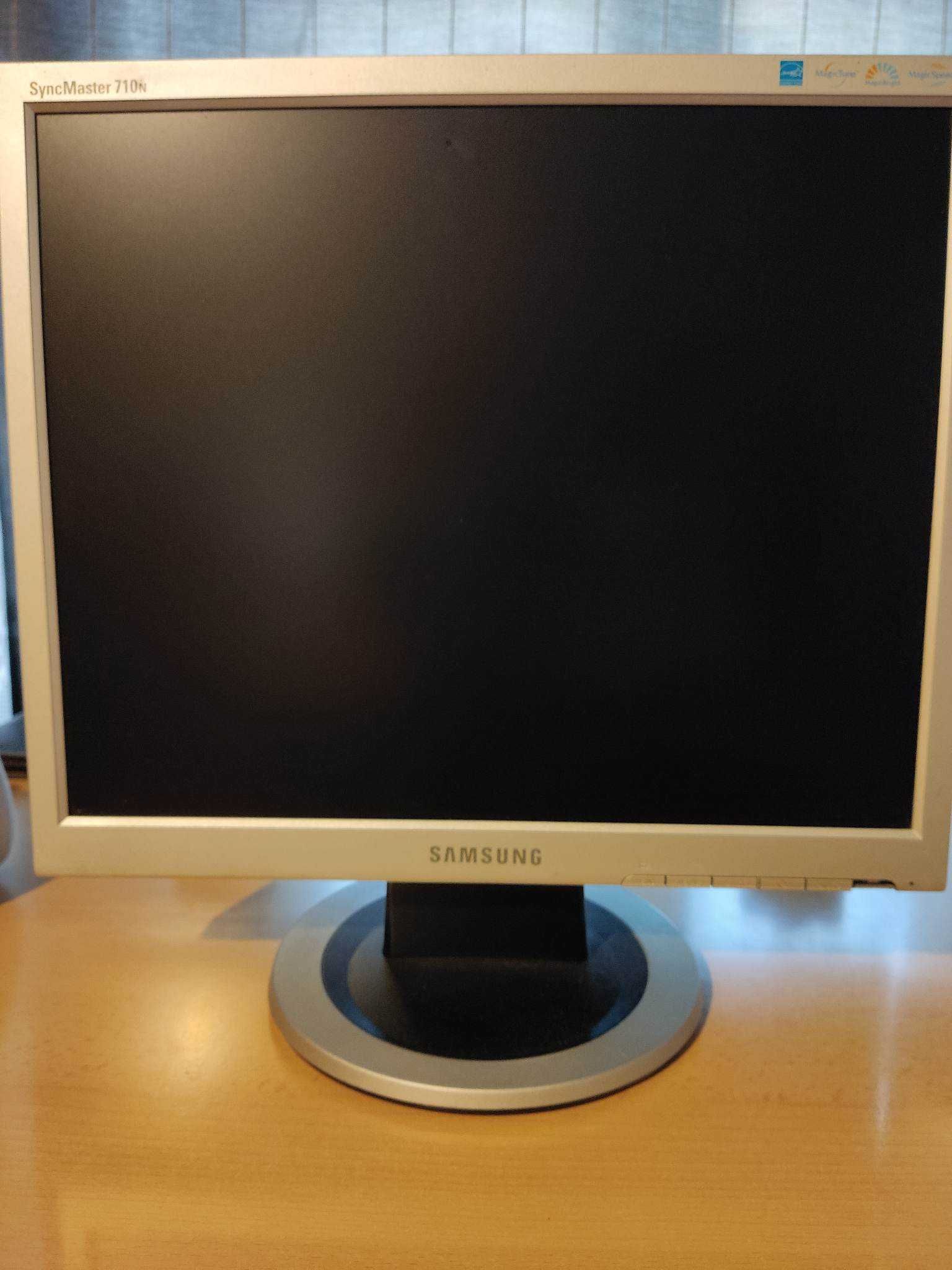 Monitor Samsung 17 cali SyncMaster 710n + okablowanie