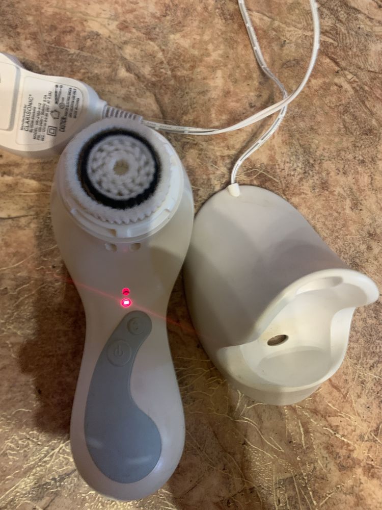 Для чистки лица  Clarisonic Mia