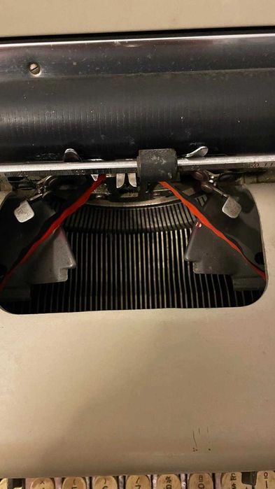 Máquina de Escrever Royal 440 Vintage – Um Clássico em Funcionamento!