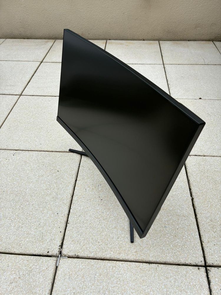 Monitor MSI Optix G24C4 Curved czarny